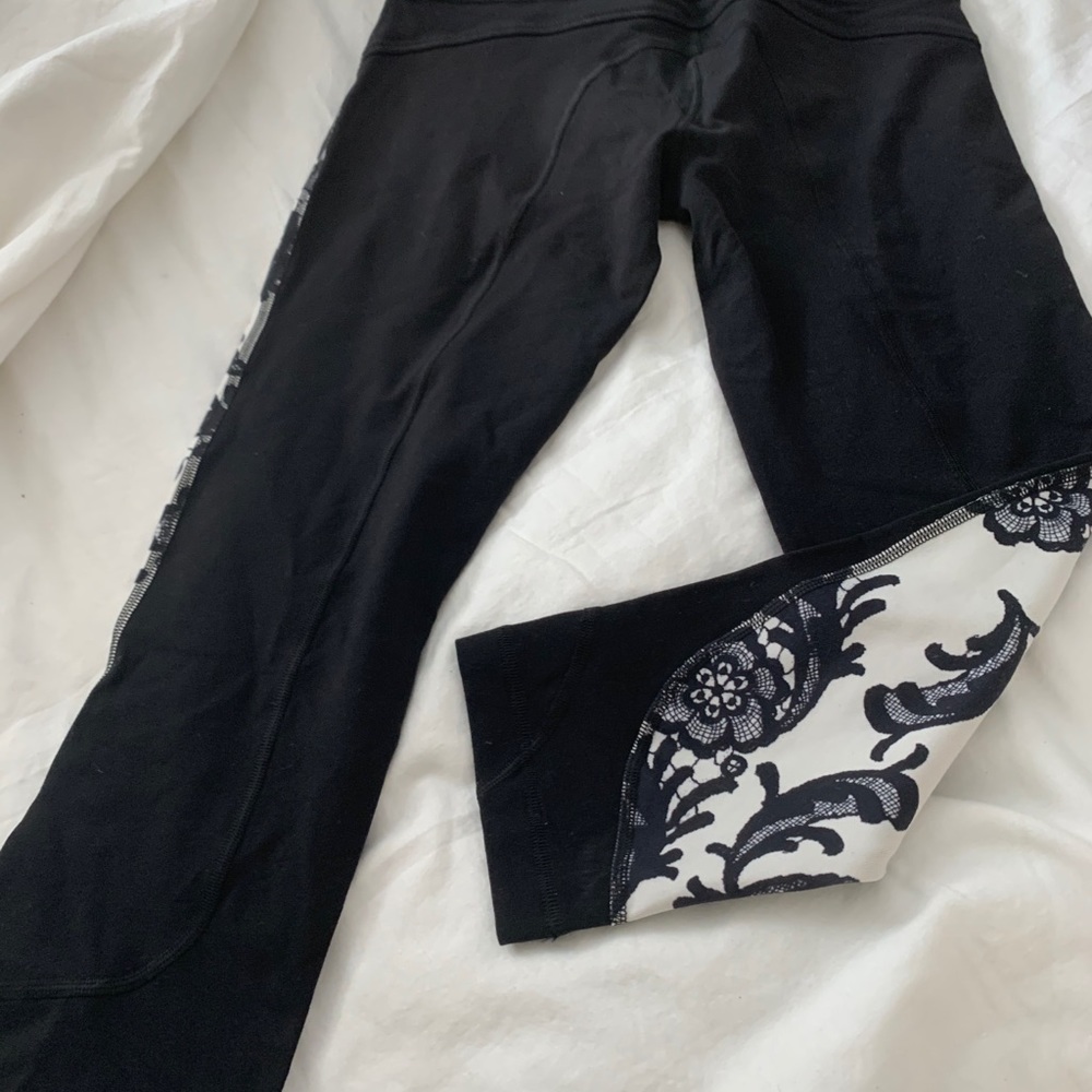 Lululemon - Picture 2 of 3